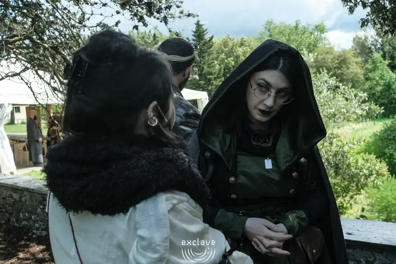 Exclave, ritratto in costume