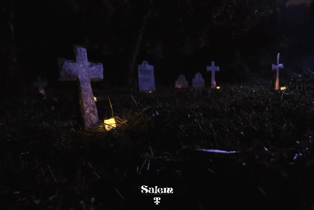 Cimitero al lume di candela, evento Salem ambientato nel 1681