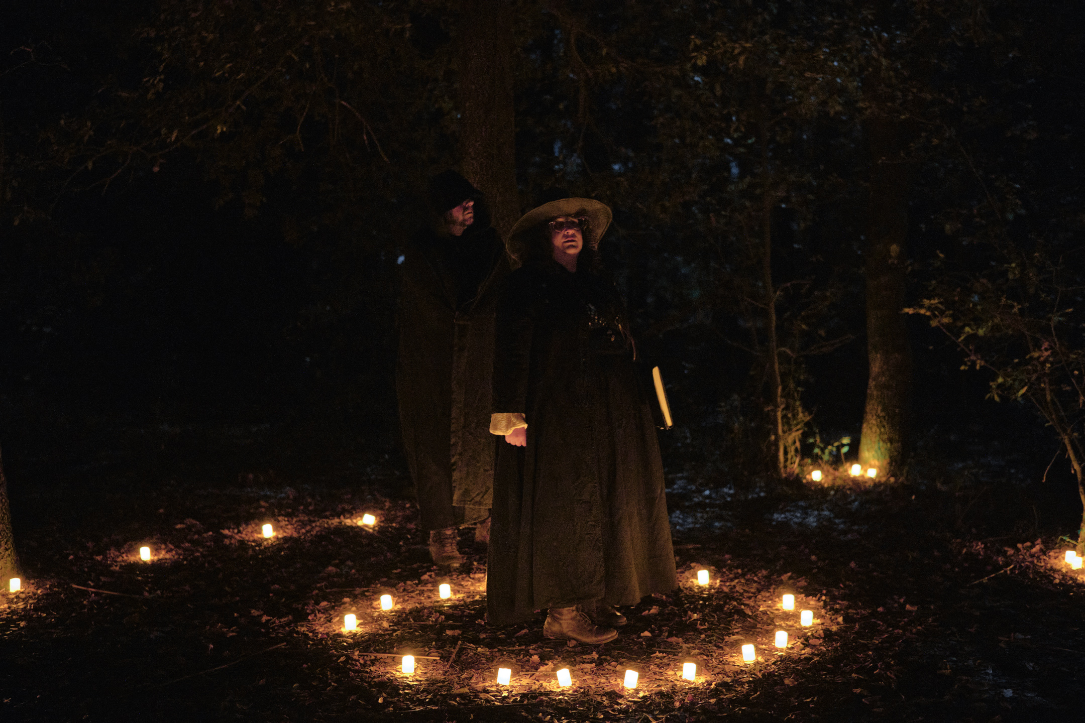 Gruppo di giocatori al loro primo LARP in costume fantasy